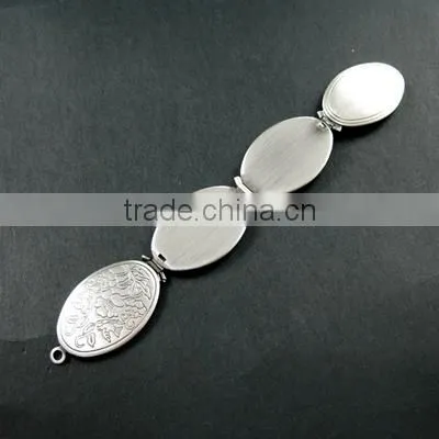 20x30mm antiqued silver plated brass bird flower engraved vintage style oval photo locket pendant charm DIY 1123013