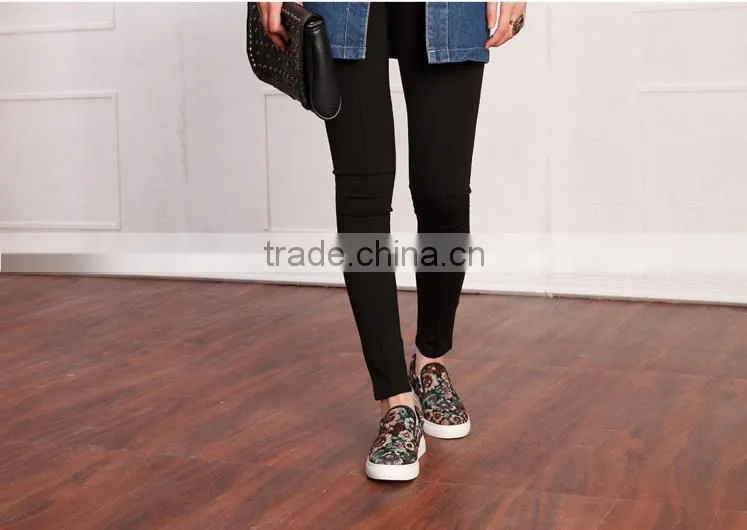 women's sneaker with Patterned Jacquard fabric