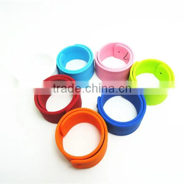 oem silicone slap bracelet wholesale/plastic bangles cheap bulk silicone slap wristband cheap item to sell