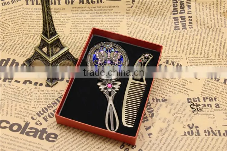 Retro Rhinestone Ladies Makeup Compact Pock Hand Held Mirror Hair Comb Set