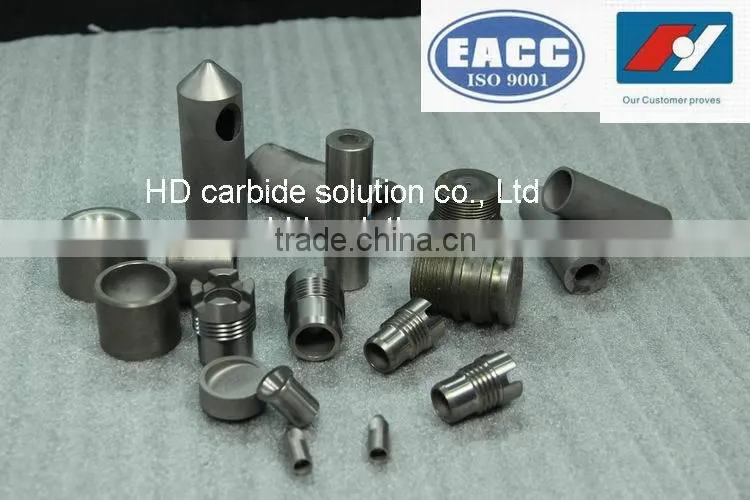 Short tungsten carbide venturi nozzles for sandblasting
