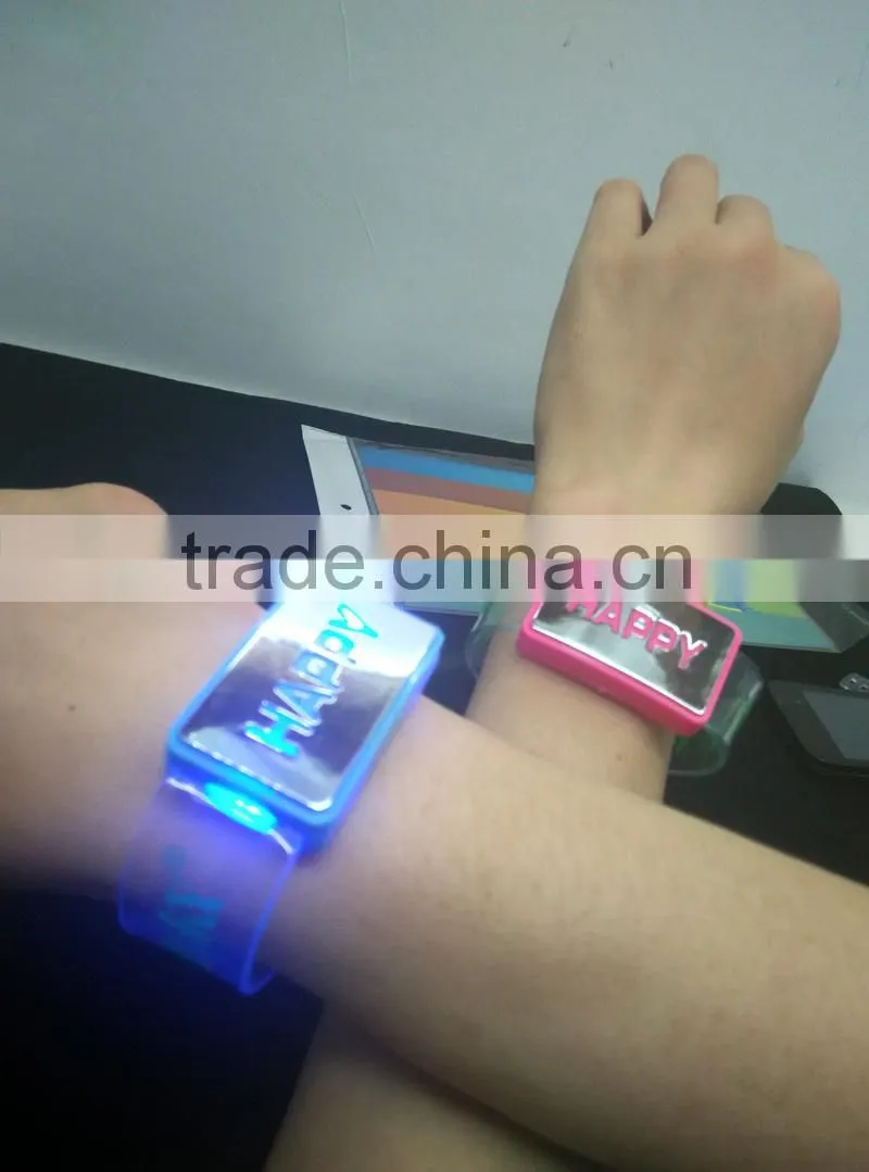 2015 China manufactuer flashing OEM words watch motion led light bracelet