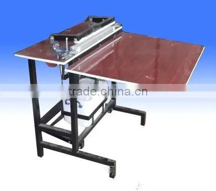 Advanced 1092mm toilet paper rewinding and slitting machine with paper core