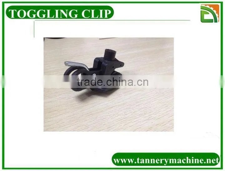 common plastic toggling machine clips