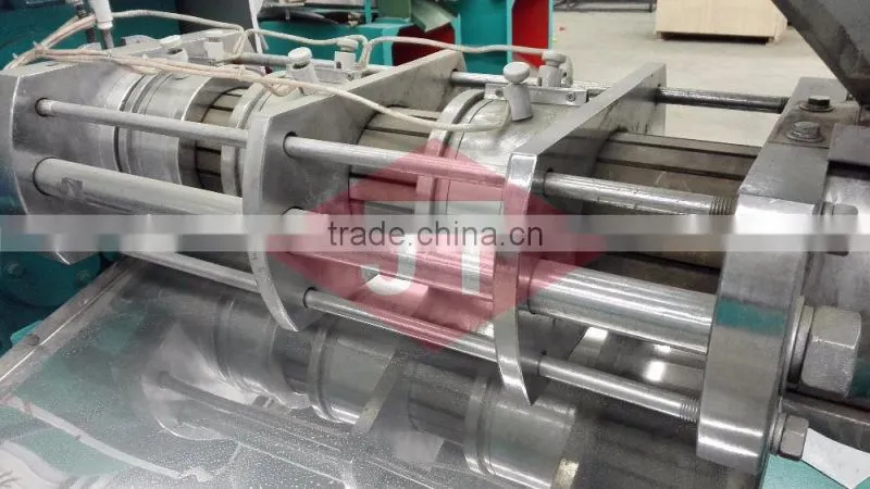 Factory Price screw expeller designed automatic small soybean peanut seasame castor seed oil press