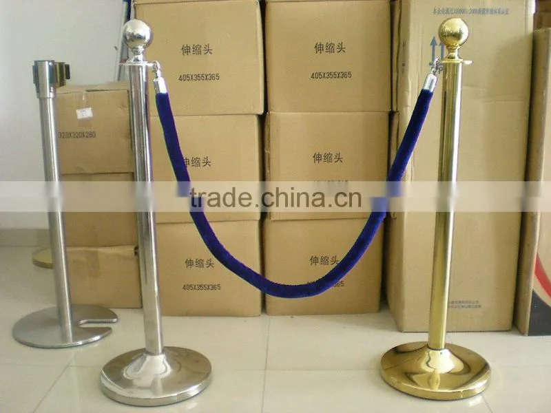 Queue Barrier with 5m Retractable Belt