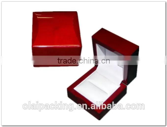 Wooden storage box for ring