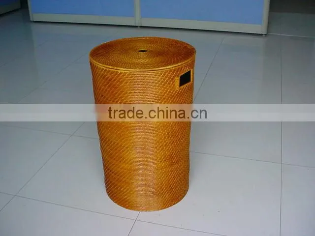 Hotsale multifunctional brown woven wicker trash can baskets with spacer with handle