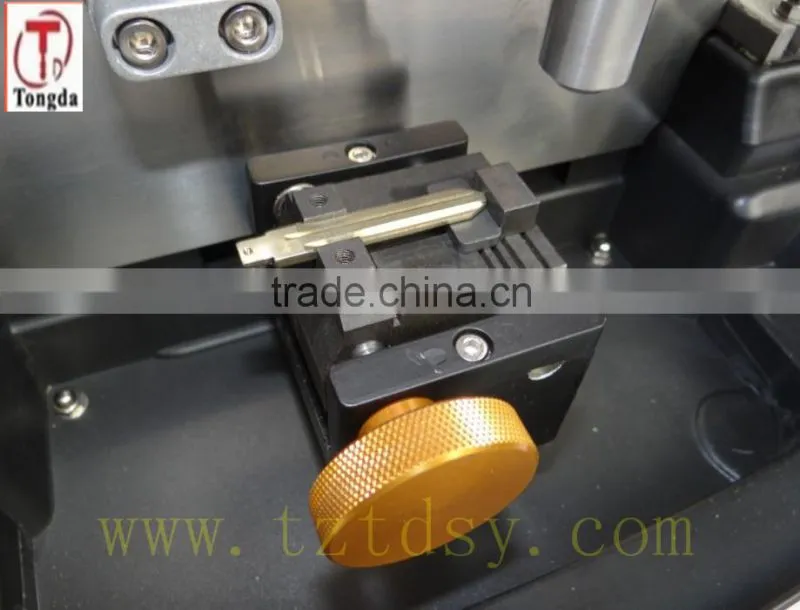 Tongda high quality automatic X6 car key cutting machine factory price wholesales avaliable
