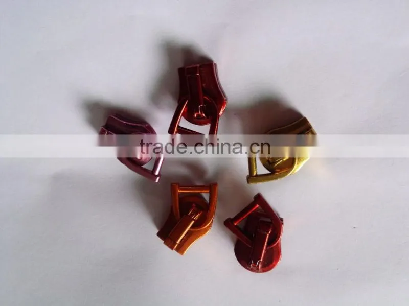 2016 Wholesale metal zipper sliders/zipper head hardware OEM