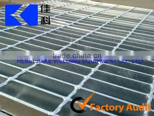 Metal grating welding machiner