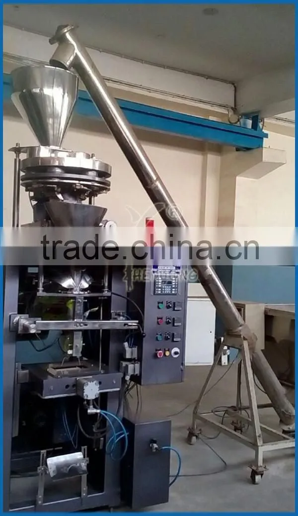 Small auger conveyor with hopper