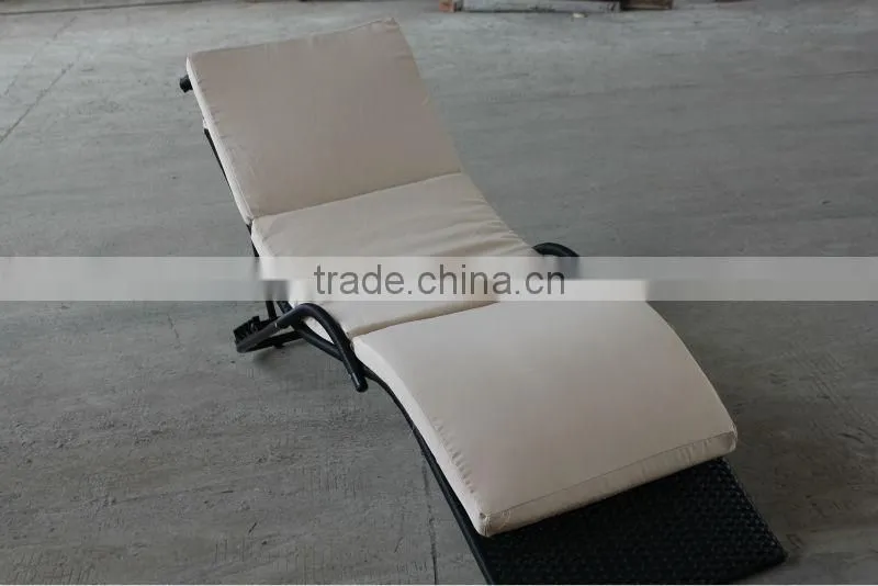 Pool Rattan Sunbed PE Rattan Steel Frame KD Design