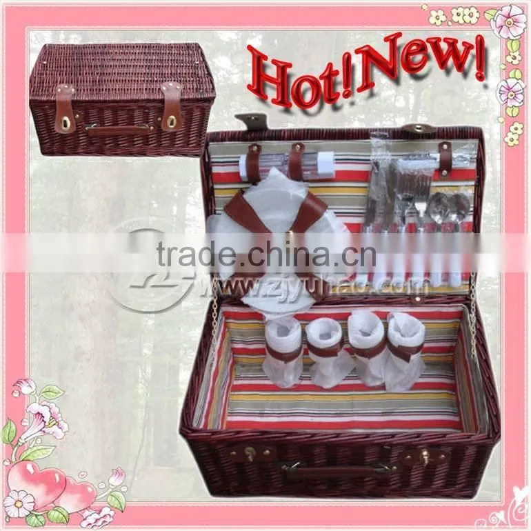 Cheap wicker picnic dinner set for 4 peple with blanket at new design,beautiful color and good price.