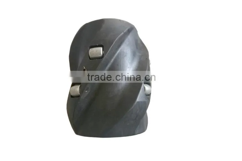 Rigid casing centralizer with rollers