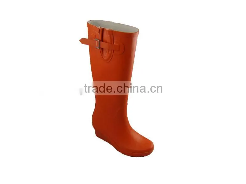 Lady rubber rain boots with heels