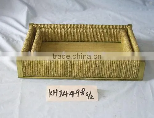 willow trayThe cane makes up the basket tray