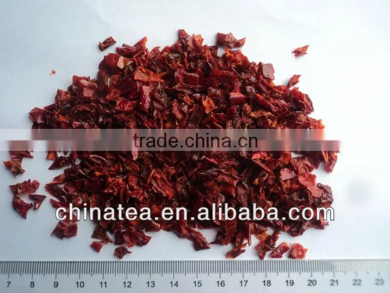 Dried red bell pepper granules