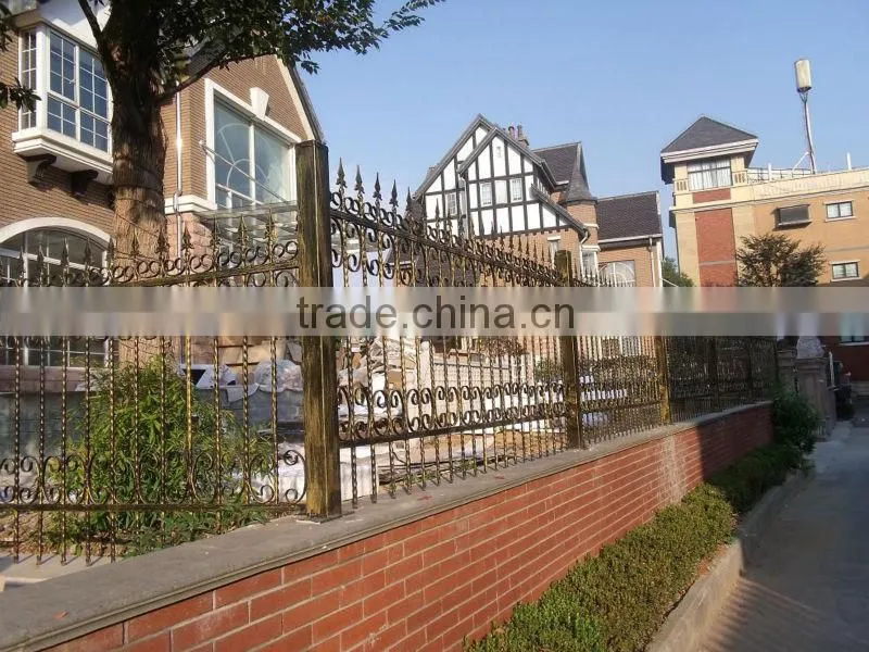 2015 Top-selling steel decorative wire garden fence