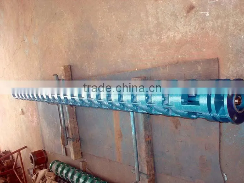 Multi-stage submersible well pump