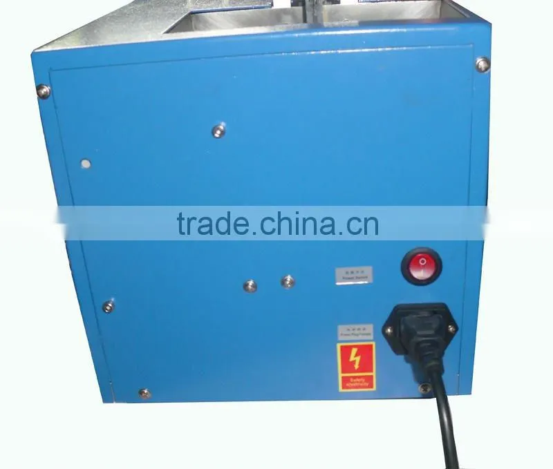 Handheld screw locking machine