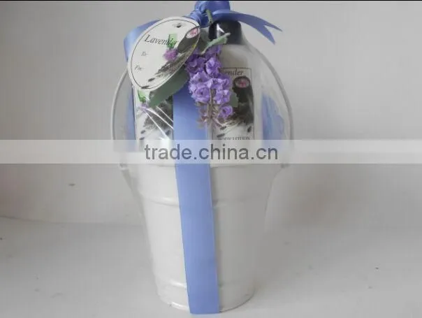 Toiletries gift set