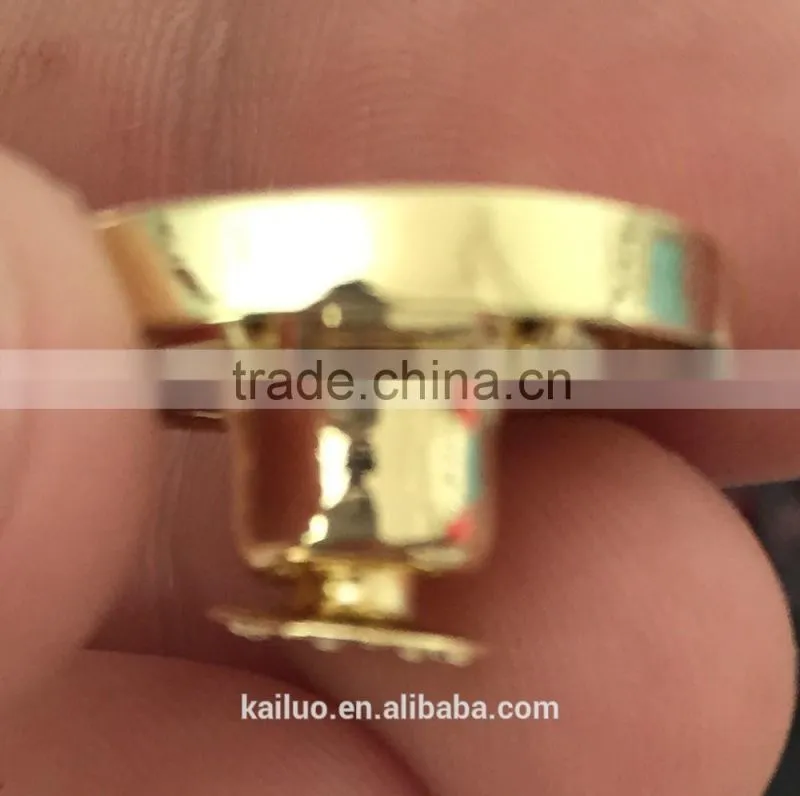 2016 Fashion Button In South America Market