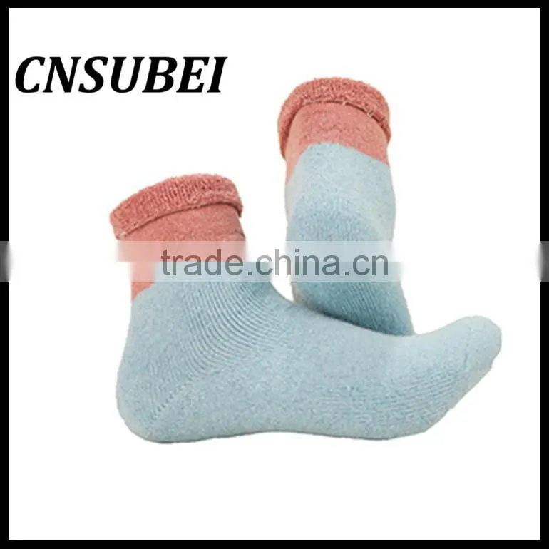 Man solid color cotton socks