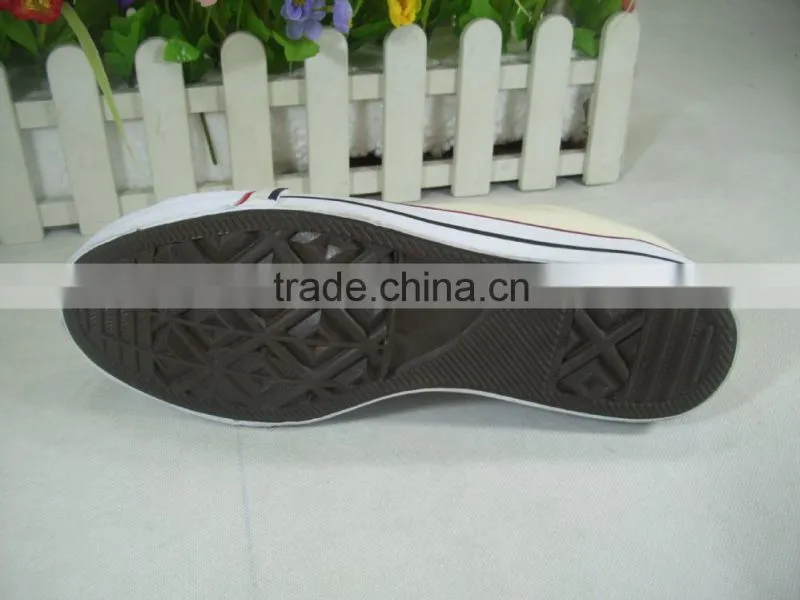 Cheapest Vulcanized Canvas Shoe/Classic shoes /Football Shoe