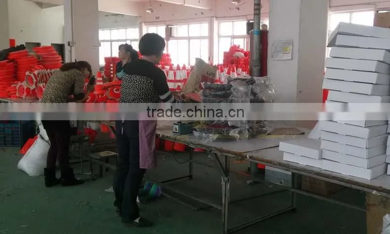 TC108 750mm Folding safety warning cone