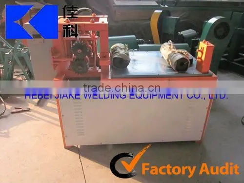 Crimped wire mesh machine