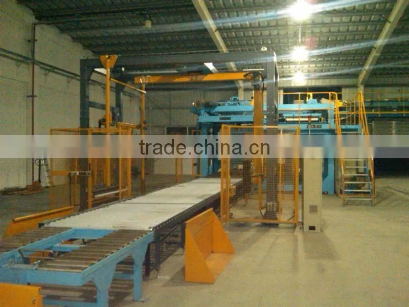 Rotary arm type fully automatic pallet wrapping machine