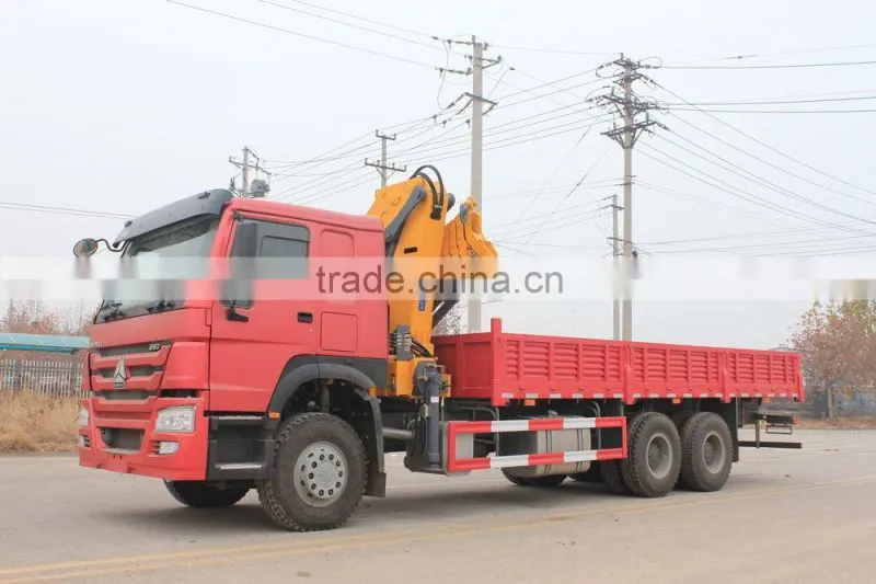 howo 6*4 12 ton truck crane gets up with the heavy and transport vehicle truck with loading crane
