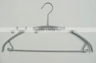 Fashion metal wire hanger with round bar