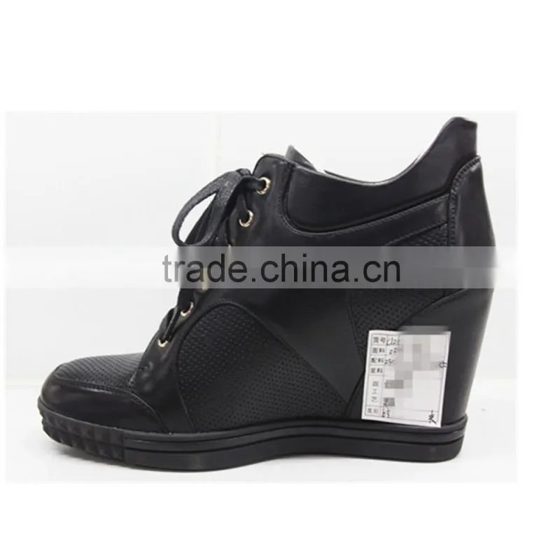 elegant pure black gusset boot