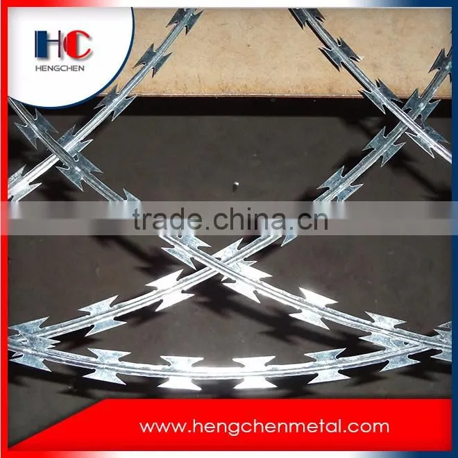 Barbed wire mesh price pell roll