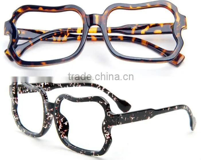 Cheap plastic novelty sunglasses