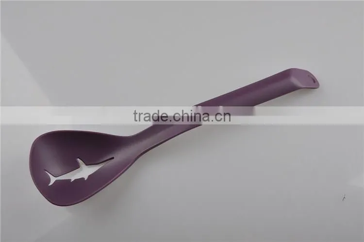 Standing kitchen utensils
