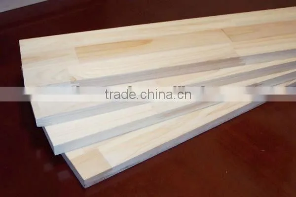 Poplar wood logs