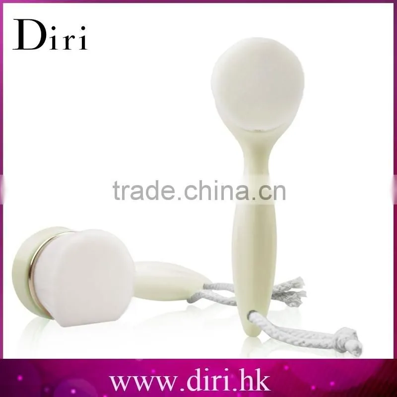 Cheap Facial Cleaning Brush with Plastic Handle