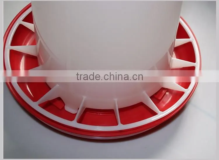 High Quality 5.5 kg Plastic Poultry Chicken Drinkers Feeders with Lip