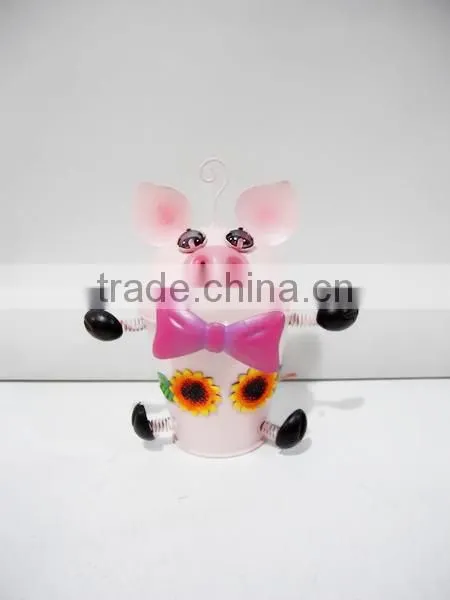 Funny indoor iron pig garbage decoration for garden