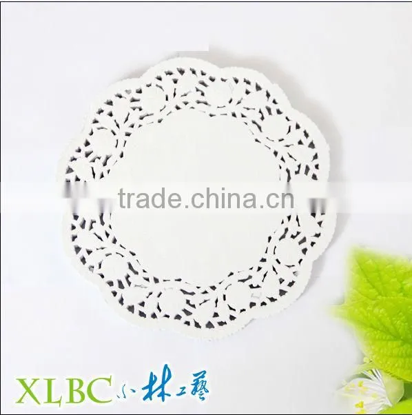 Paper doilies in round shade