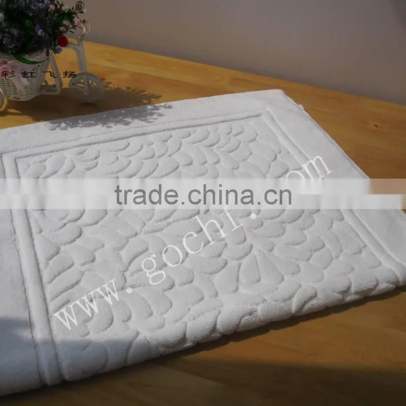 Hotel bathroom floor towel mat