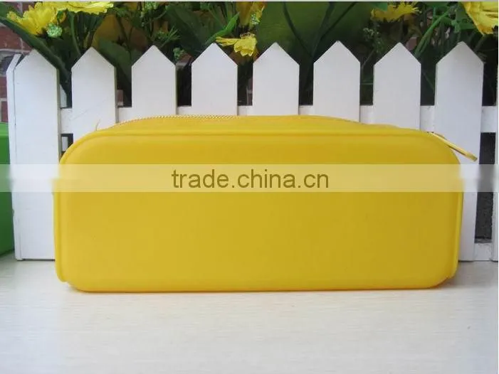 2014 new product Soft silicone pencil case with ribbon