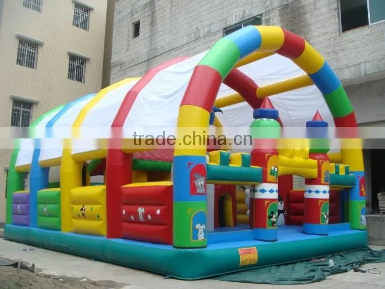 Funny and popular inflatable amusement park for kids play