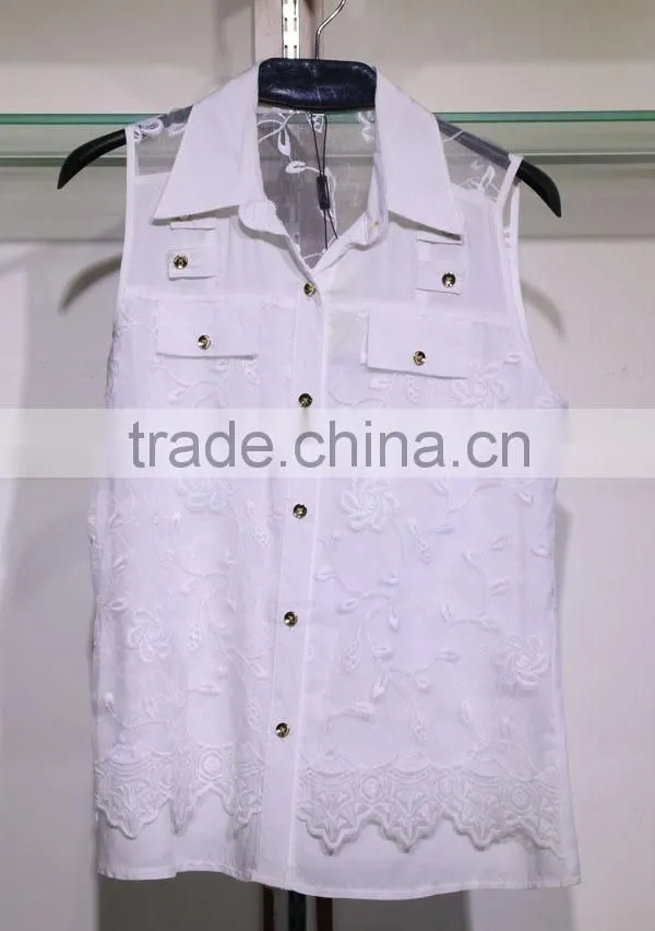 Women's sleeveless rayon blouse with lace flower rattan and flaps white