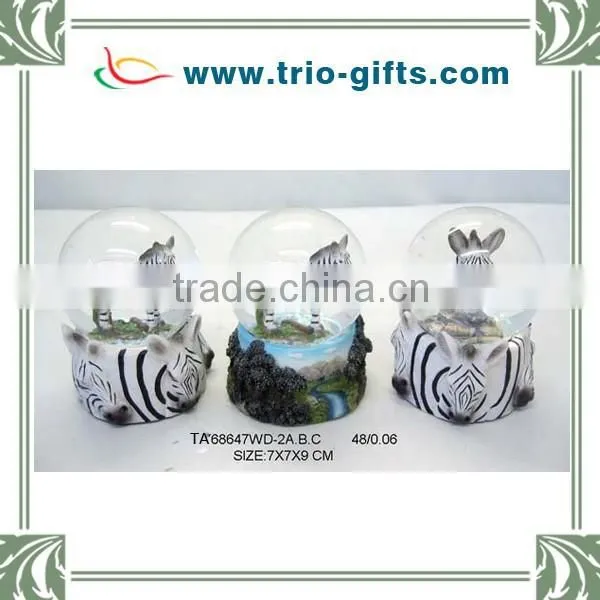 Wholesale Polyresin Bear water ball souvenirs