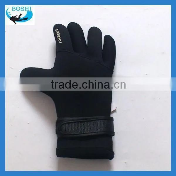 stretchy 3MM neoprene swimming glove