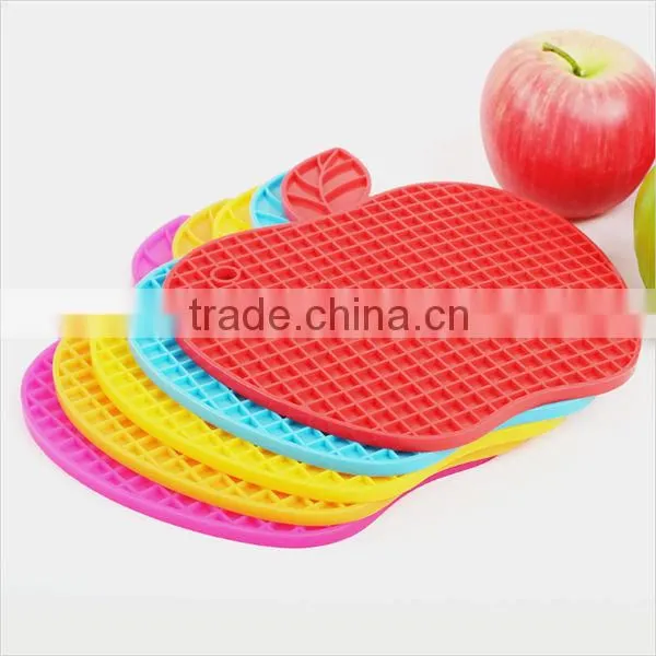 Heat resistant dishwasher safe silicone table mat